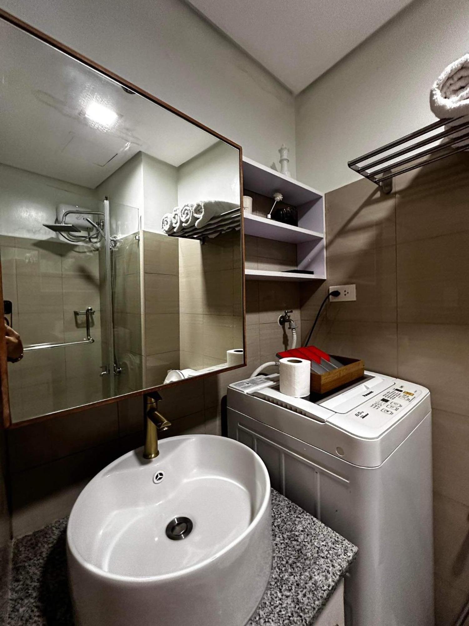 Deluxe Suites Razelles 2 At Shore 2 Residences Tower 1 Pasay Exteriör bild